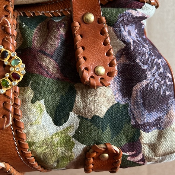 Valentino Garavani authentic shoulder bag. - Picture 7 of 11